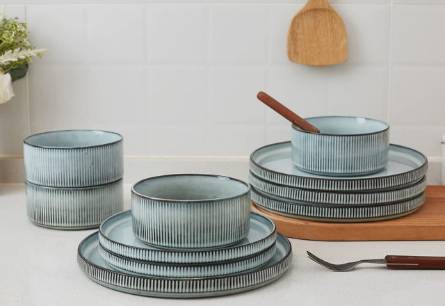 Dishwasher-Safe Dinnerware Sets